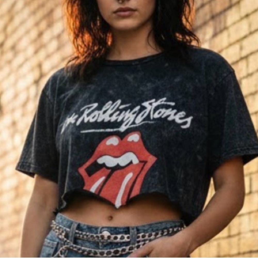Distressed Rolling Stones Crop Top Black Acid Wash Grunge Thrashed Tee Women's L - Picture 7 of 7